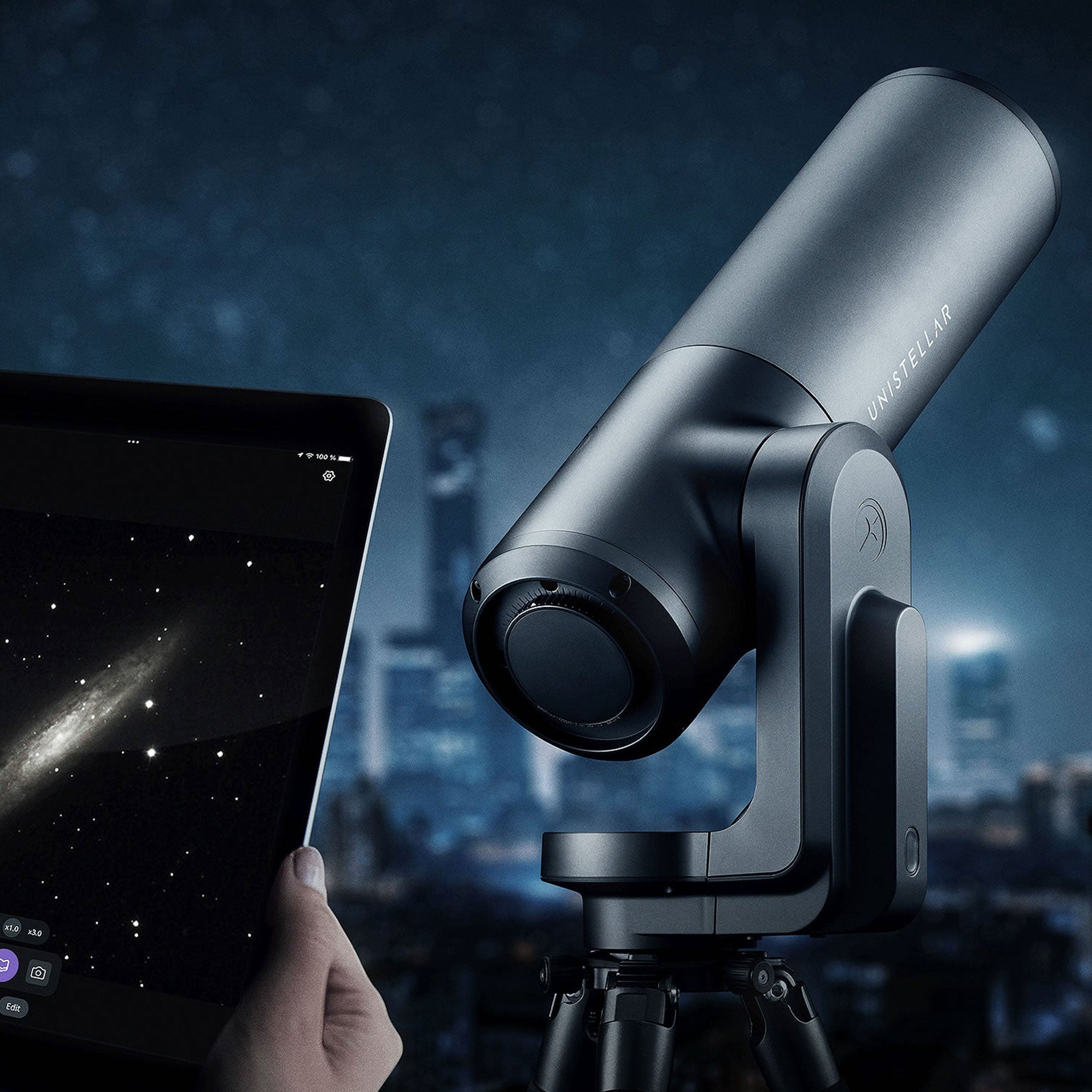 Certified Pre-Owned Unistellar eQuinox 2 and Backpack - Smart Telescope for light polluted cities